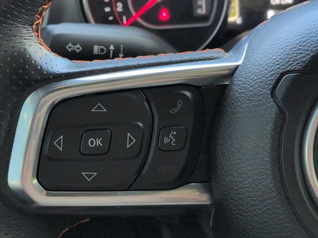 Used 2022 Silver Jeep Mojave image 24