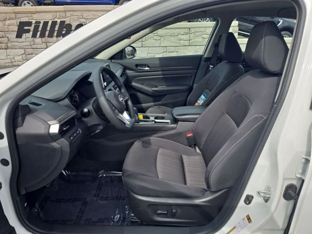 Used 2025 Glacier White Nissan 2.5 SV image 15