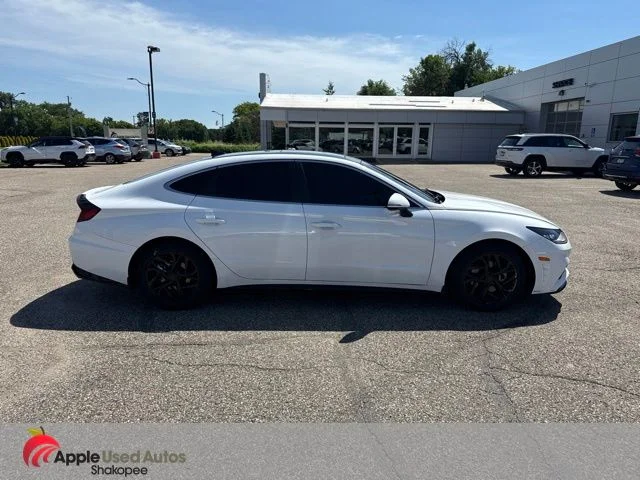 Used 2023 White Hyundai SEL image 6