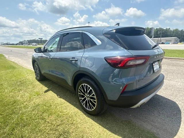 Used 2023 Vapor Blue Ford Base image 6