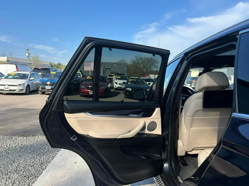 Used 2018 Blue BMW xDrive35i Sport Utility 4D image 25