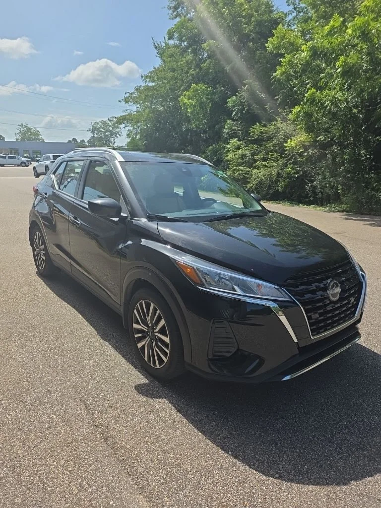 Used 2023 Black Nissan SV image 4