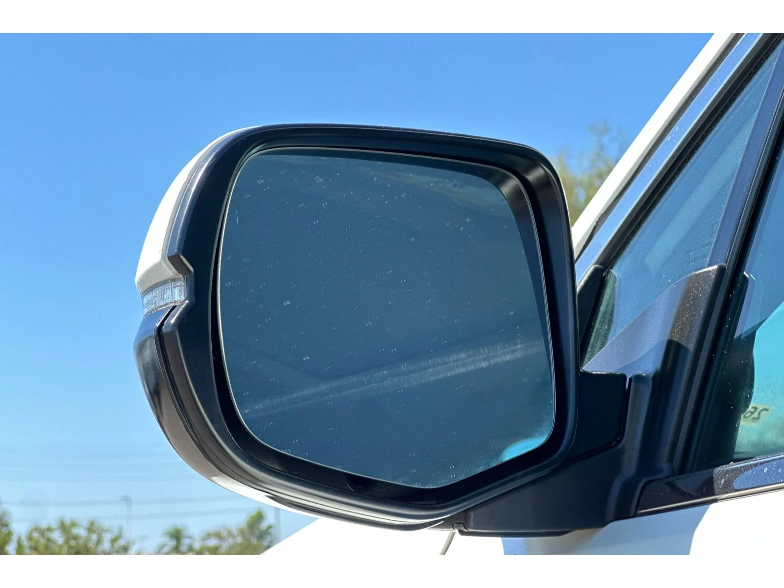 Used 2019 White Diamond Pearl Honda EX-L w/Navi & RES image 52