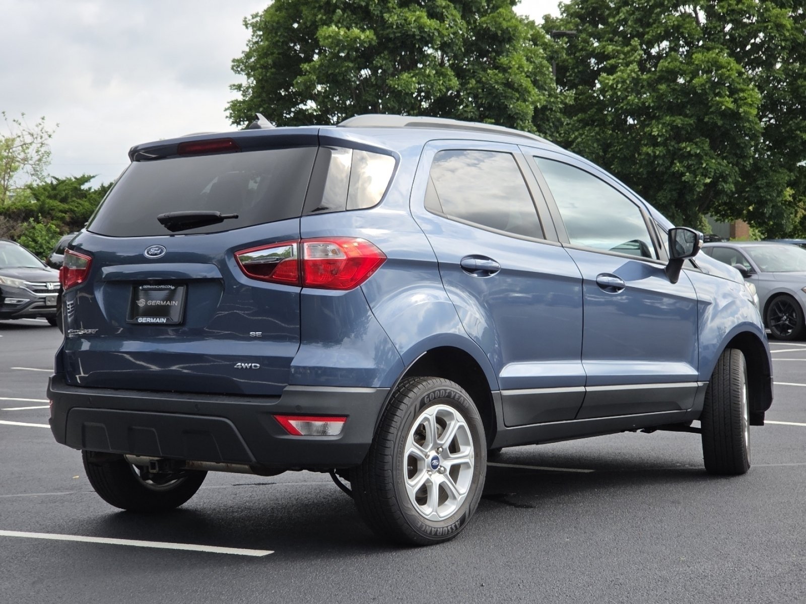 Used 2022 Blue Metallic Ford SE image 19