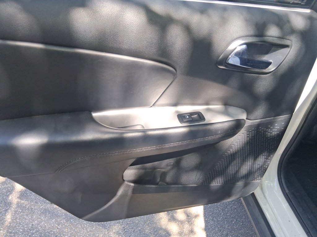 Used 2020 White Dodge SE image 11