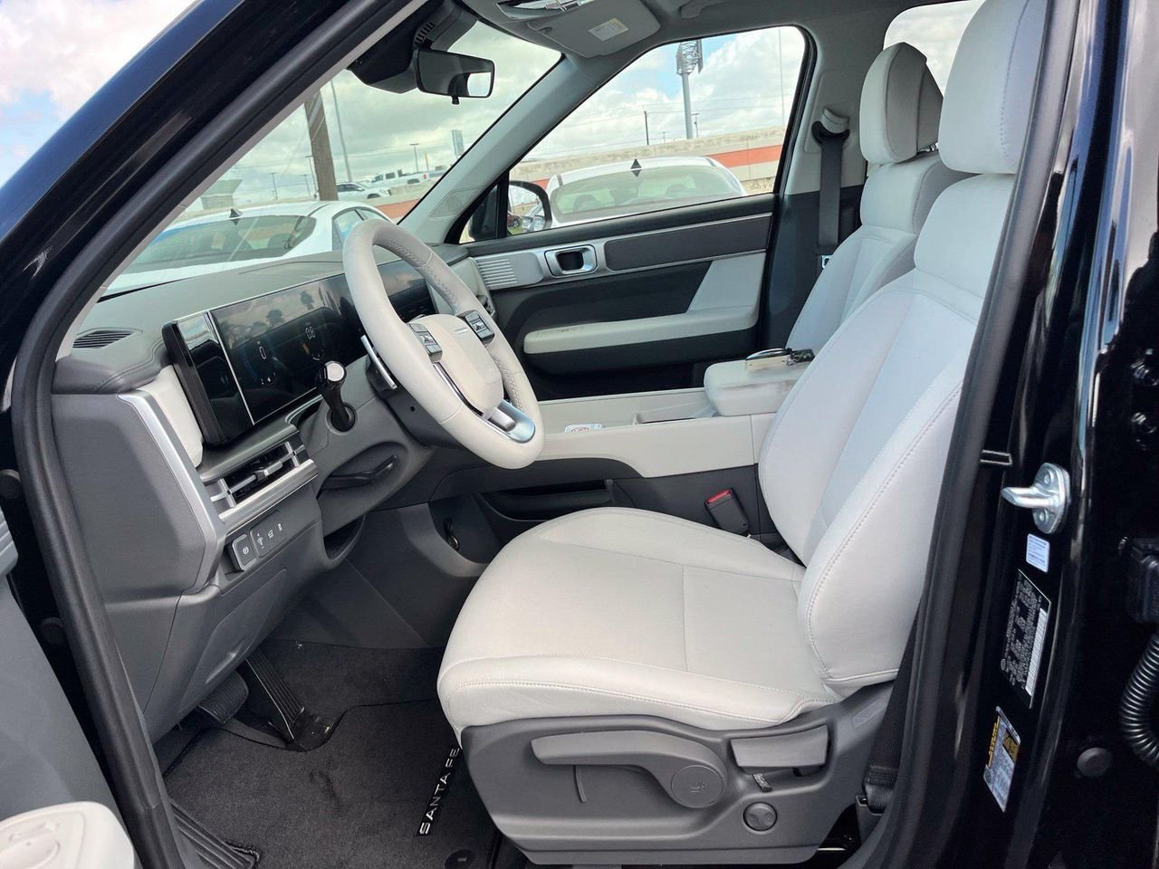 New 2027 Black Hyundai SE FWD image 15