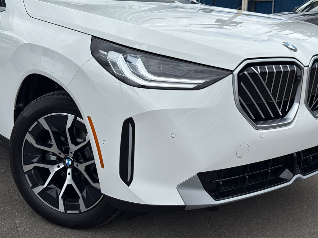 New 2026 Alpine White BMW 30 xDrive image 6