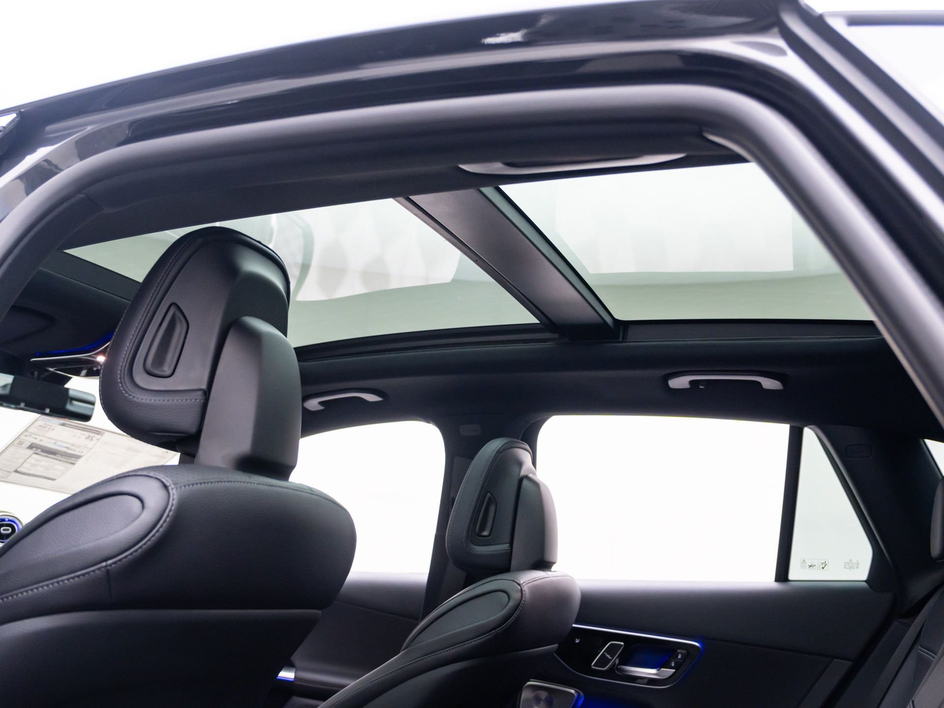 New 2027 Graphite Grey Metallic Mercedes-Benz GLC 300 image 19