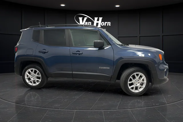 Used 2022 Slate Blue Jeep Latitude image 8