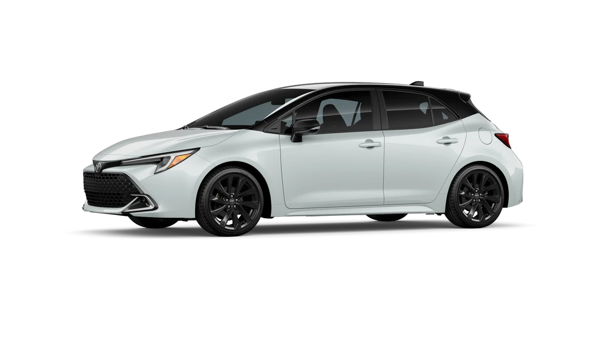 New 2026 Wind Chill Pearl with Midnight Black Metallic roof Toyota XSE image 11