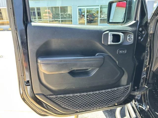 Used 2019 Black Jeep Unlimited Rubicon image 25
