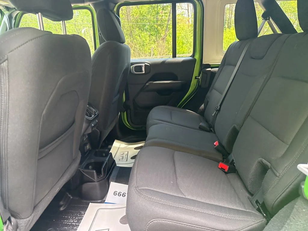Used 2020 Green Jeep Unlimited Sahara image 26