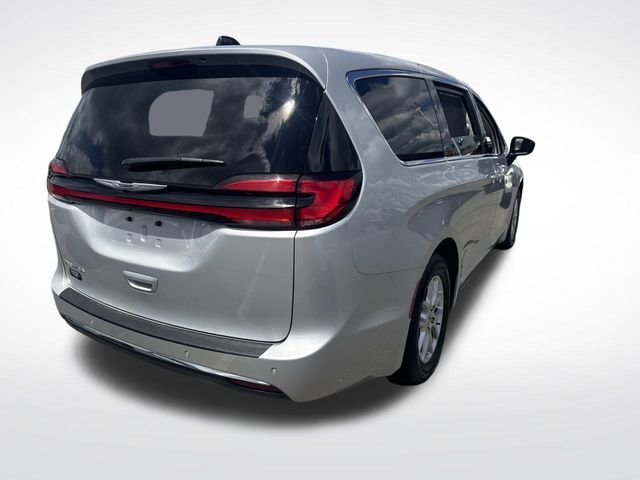 Used 2024 Silver Mist Clearcoat Chrysler Touring L image 8