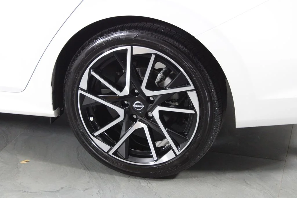 2025 Nissan Sentra SR - Photo 12