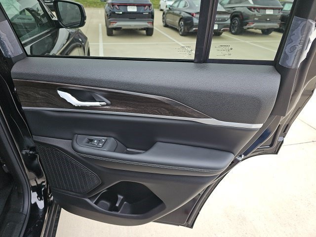 New 2026 Diamond Black Crystal Pearlcoat Jeep Laredo Altitude image 16