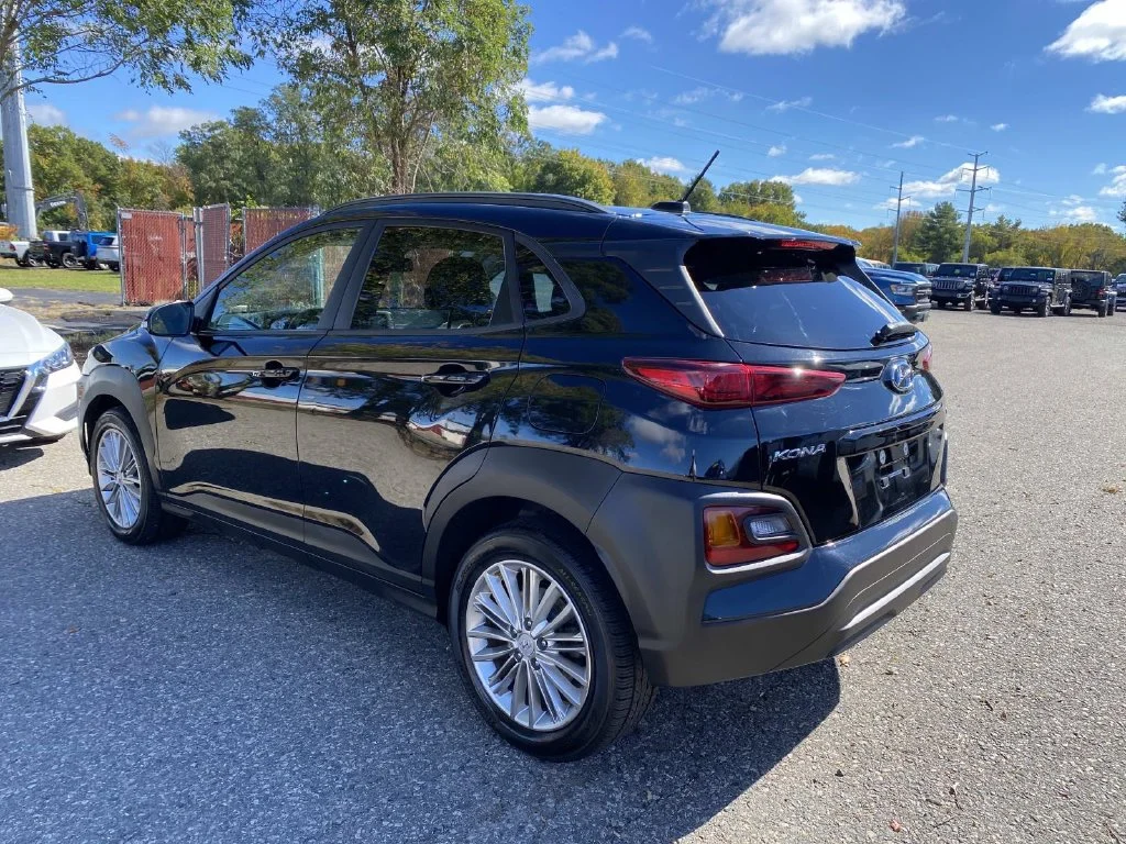 Used 2021 Black Hyundai SEL image 6
