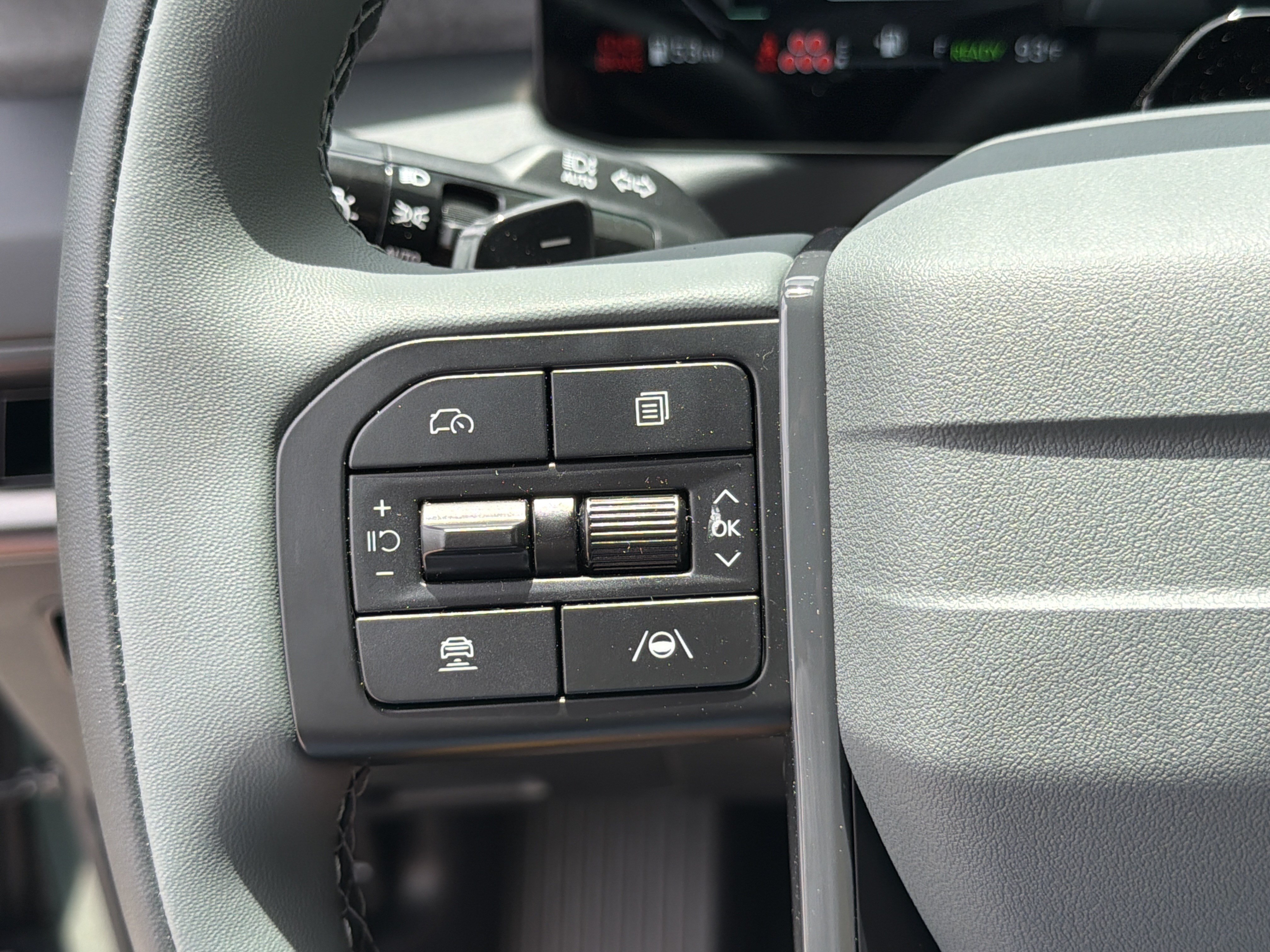 New 2027 Black Jade Green Kia X-Line SX image 14