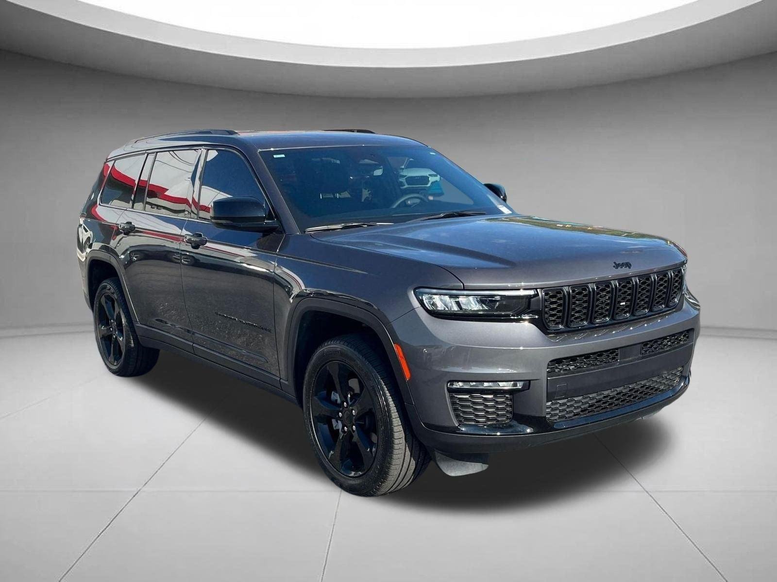 Used 2025 Baltic Gray Metallic Clearcoat Jeep Limited image 3