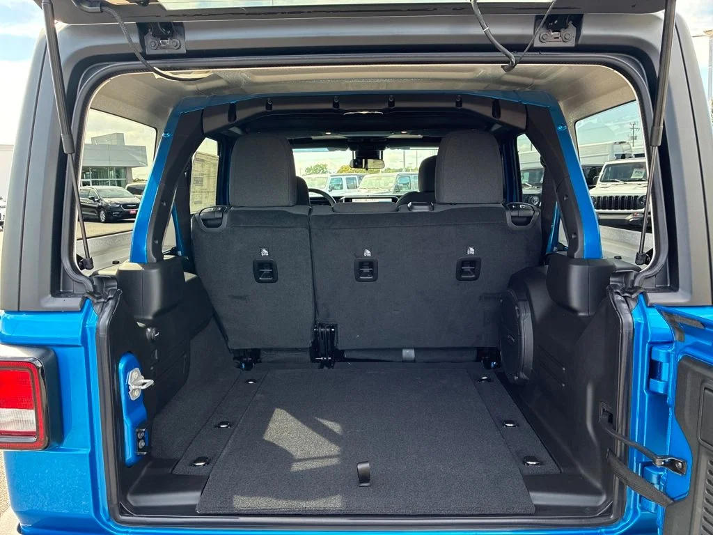 New 2025 Hydro Blue Pearl-Coat Exterior Paint Jeep Sport S image 24