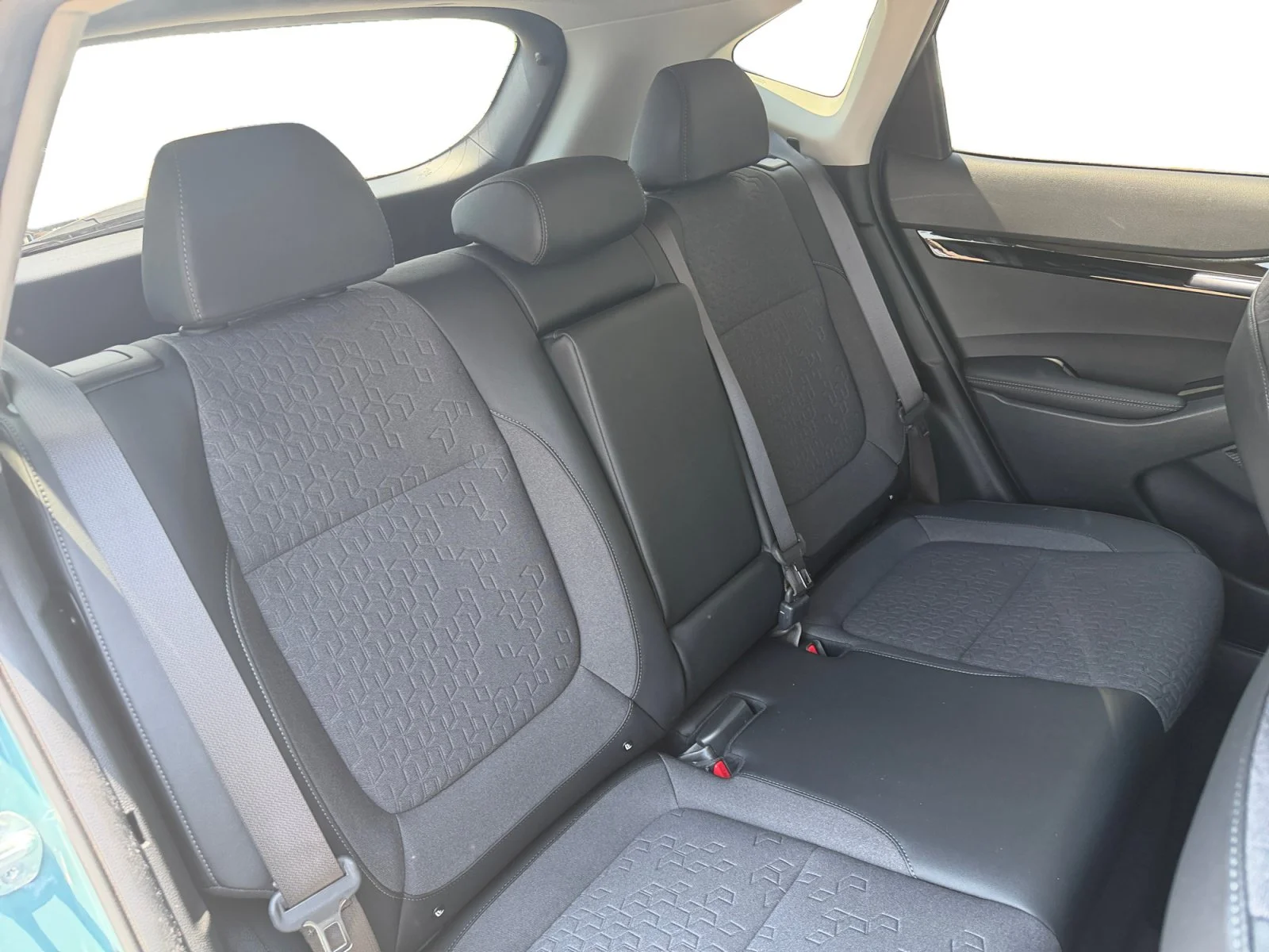 Certified Used 2024 Pluton Blue/Black Roof Kia S image 34