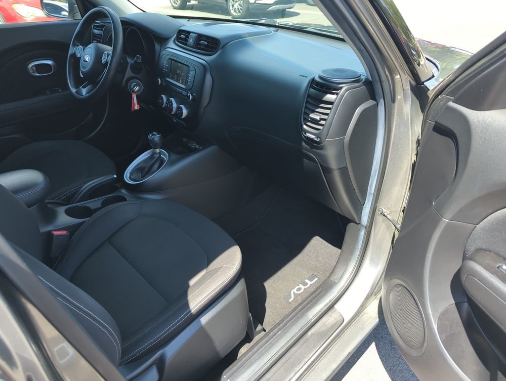 Used 2017 Gray Kia Base image 32