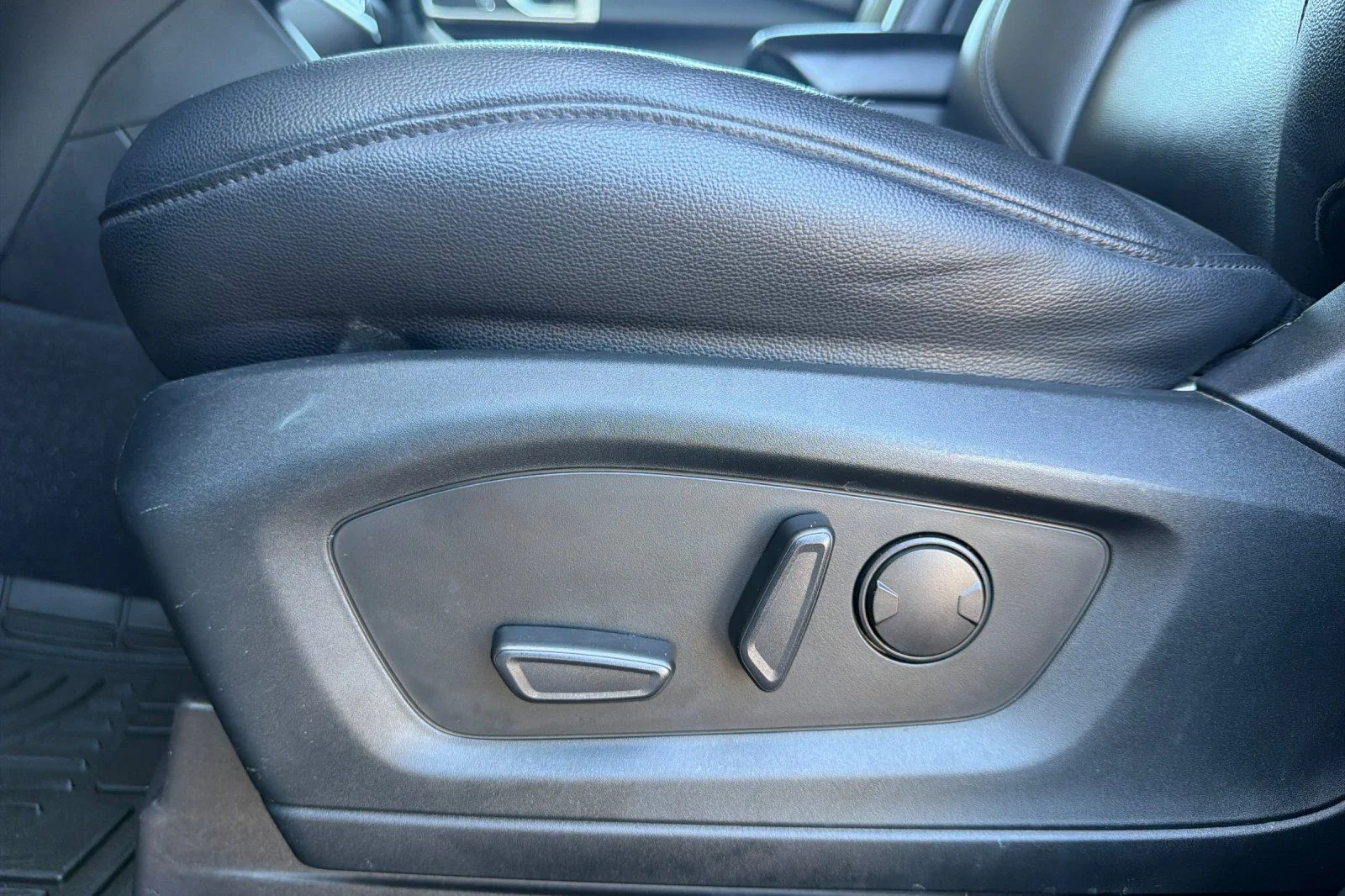Used 2020 White Ford XLT image 15