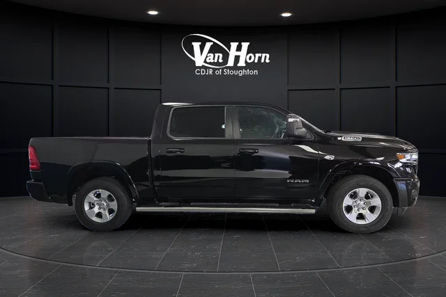 New 2026 Diamond Black Crystal Pearl-Coat Exterior Paint RAM Big Horn/Lone Star image 2