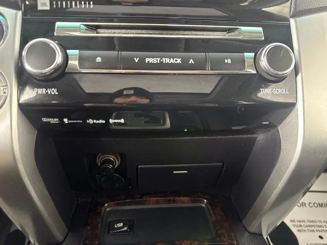 Used 2013 Blizzard Pearl Toyota Base image 17
