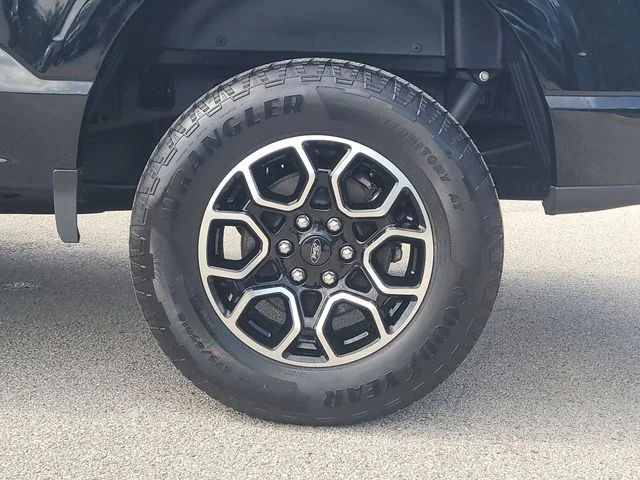 Used 2023 Black Ford XLT image 8