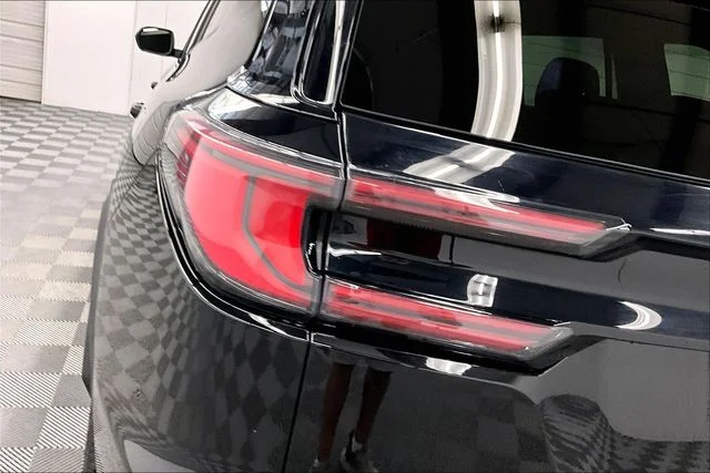 Used 2025 Ebony Twilight Metallic GMC AT4 image 35