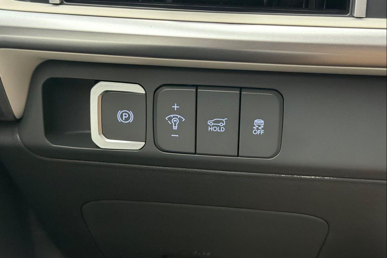 New 2026 Black Hyundai SE AWD image 38