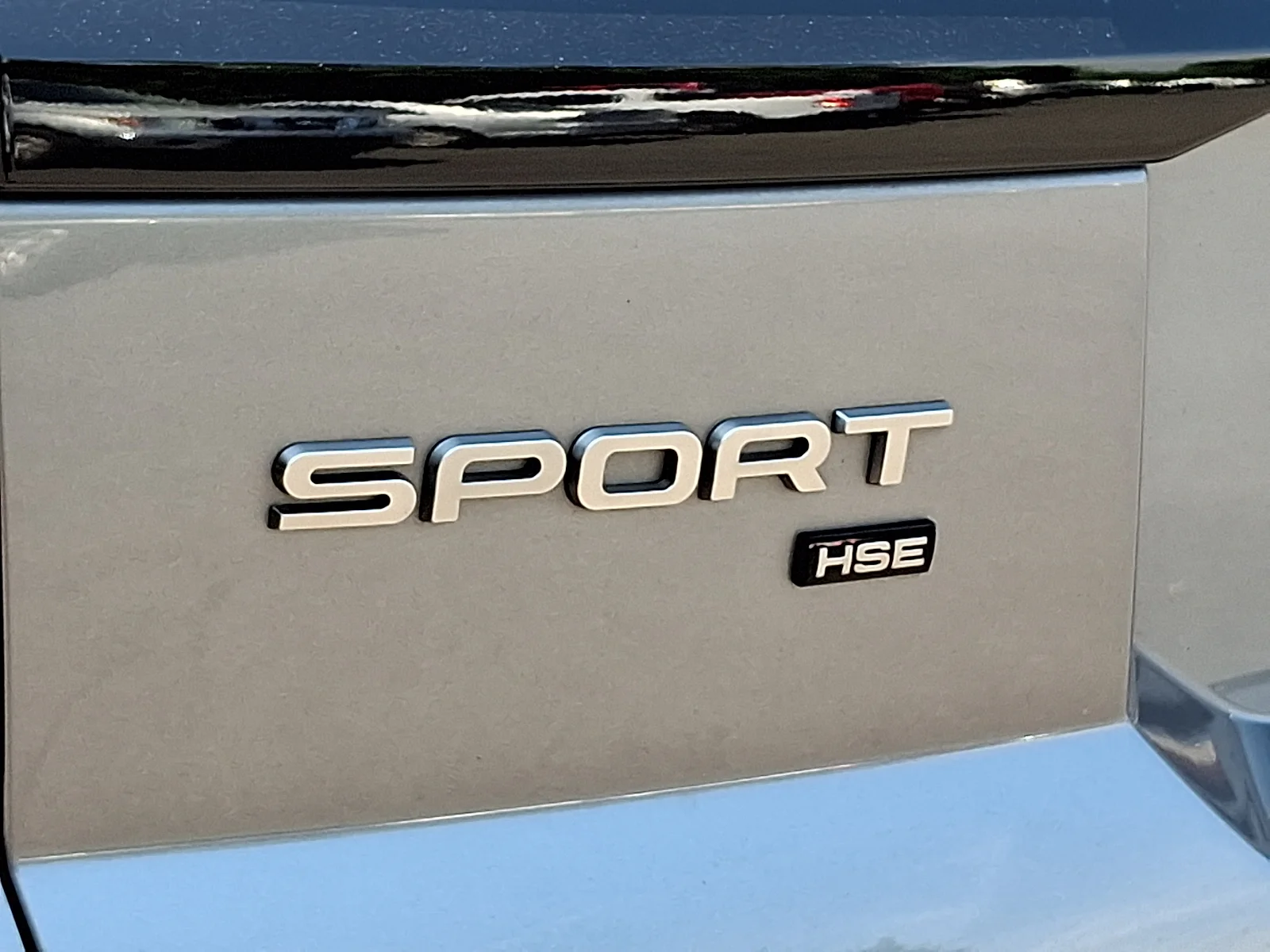 Certified Used 2022 Eiger Grey Metallic - 1DF Land Rover HSE Silver Edition MHEV image 30