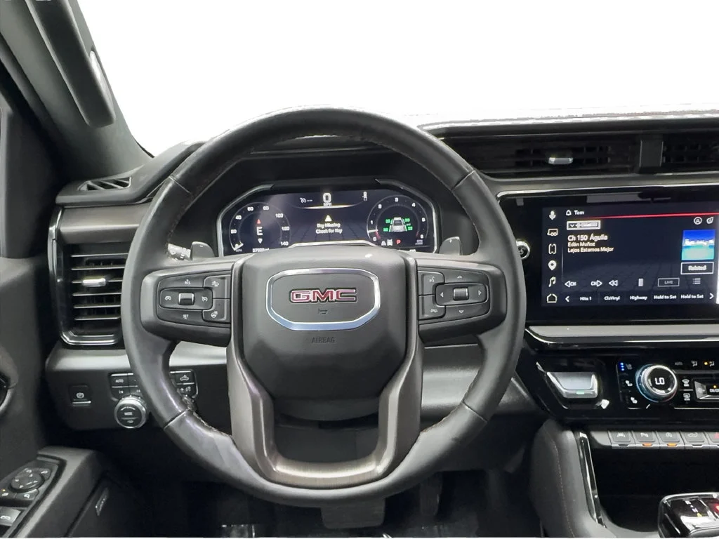 Used 2025 White GMC AT4 image 42