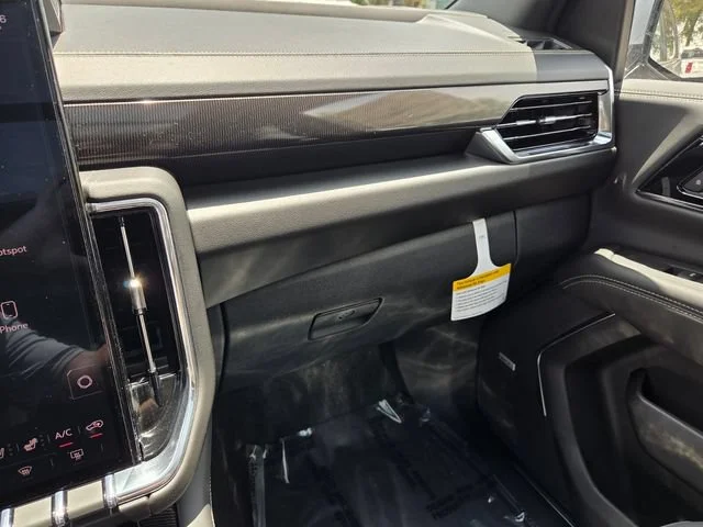 New 2026 Sterling Metallic GMC Elevation image 28