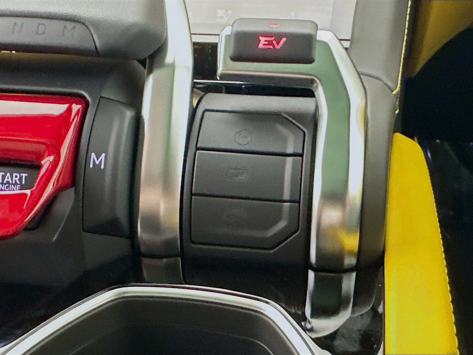 Used 2025 Yellow Lamborghini  image 54