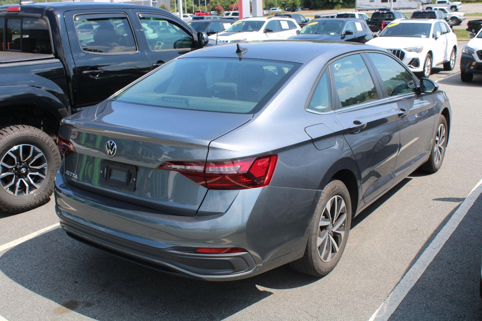 Used 2022 Platinum Gray Metallic Volkswagen S image 6