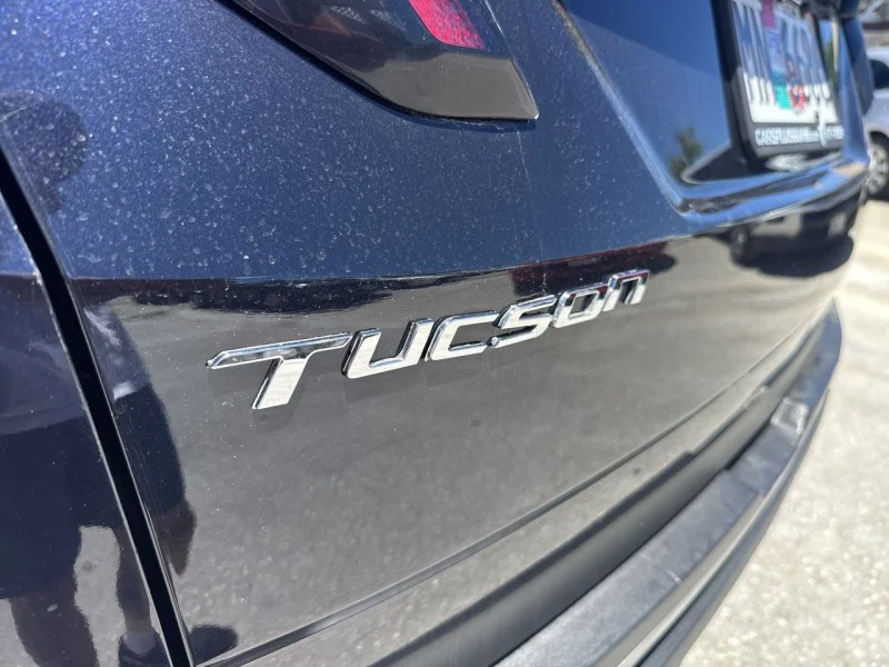Used 2022 Intense Blue Hyundai SEL image 11