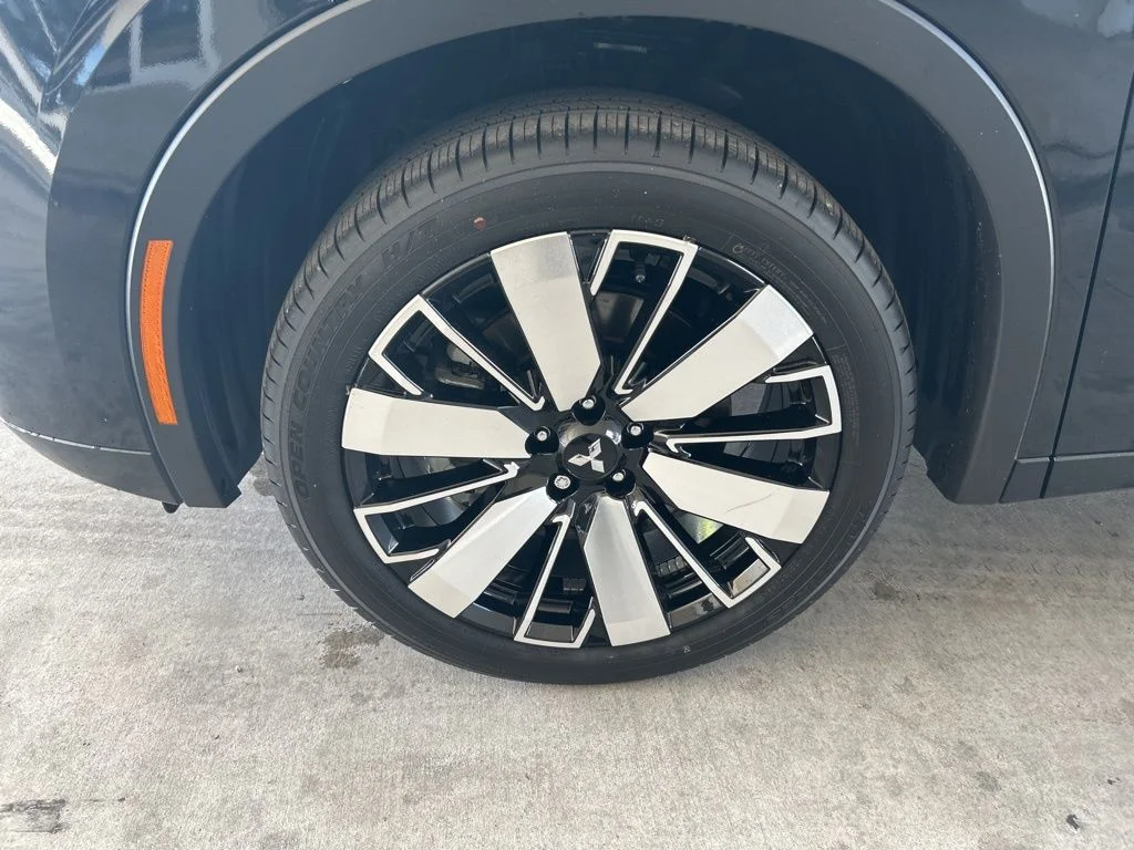 2025 Mitsubishi Outlander SEL Platinum Edition - Photo 15