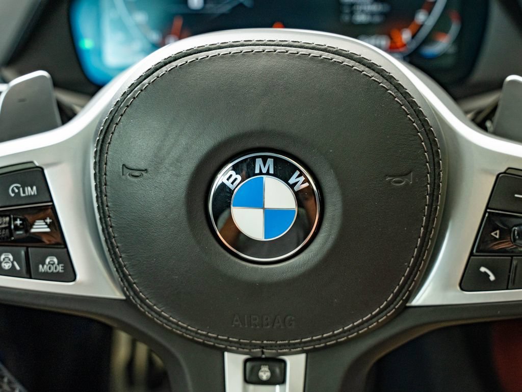 Used 2021 Black Sapphire Metallic BMW M50i image 30