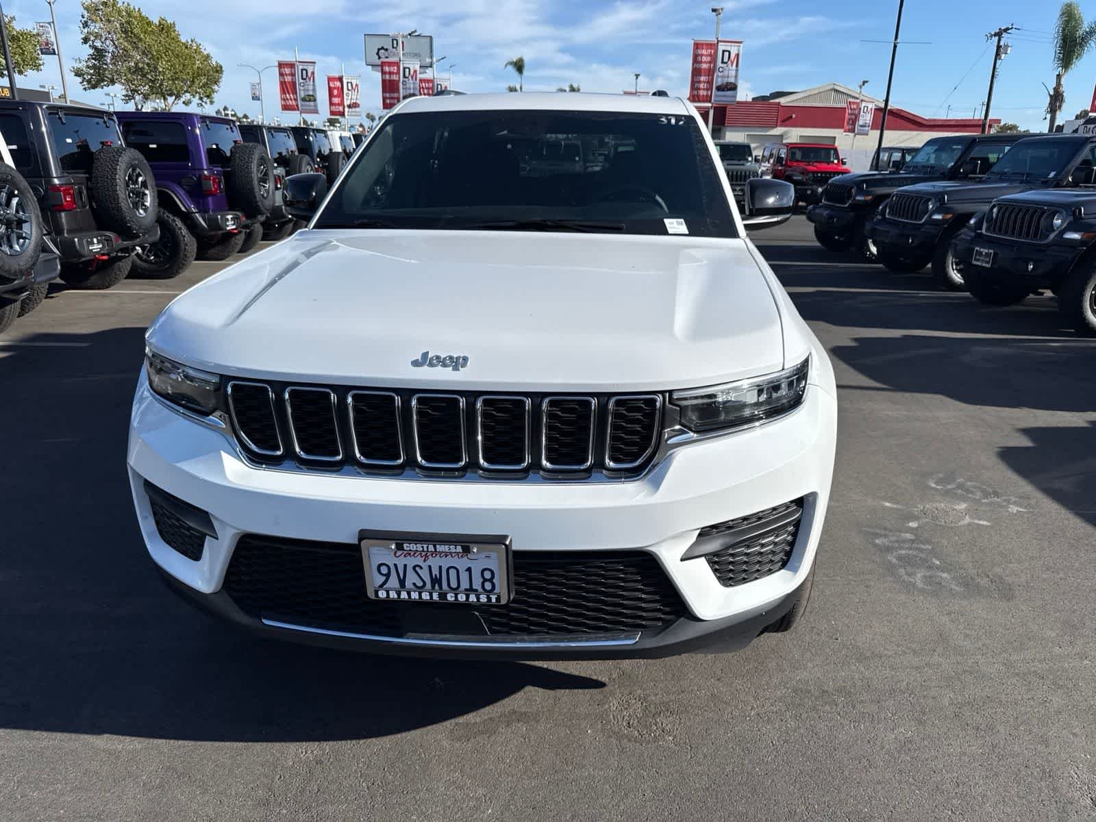 Used 2025 Bright White Clearcoat Jeep Laredo X image 3