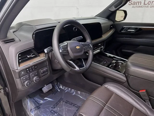 Used 2025 Black Chevrolet High Country image 11