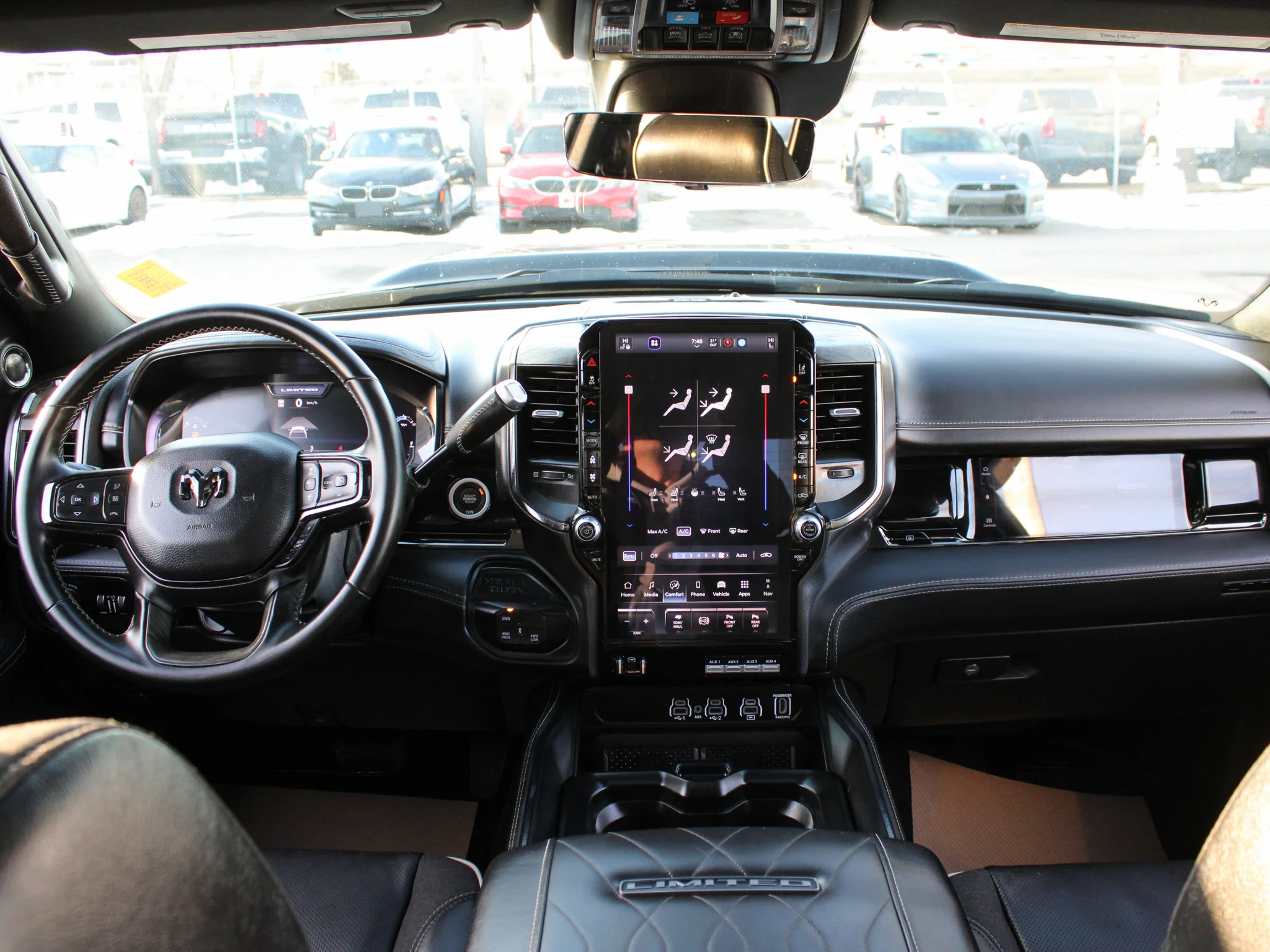 Certified Used 2025 Black RAM Limited * No Accidents | Cummins Diesel | Night Edition | 5th Wheel & Gooseneck | Apple CarPlay image 4