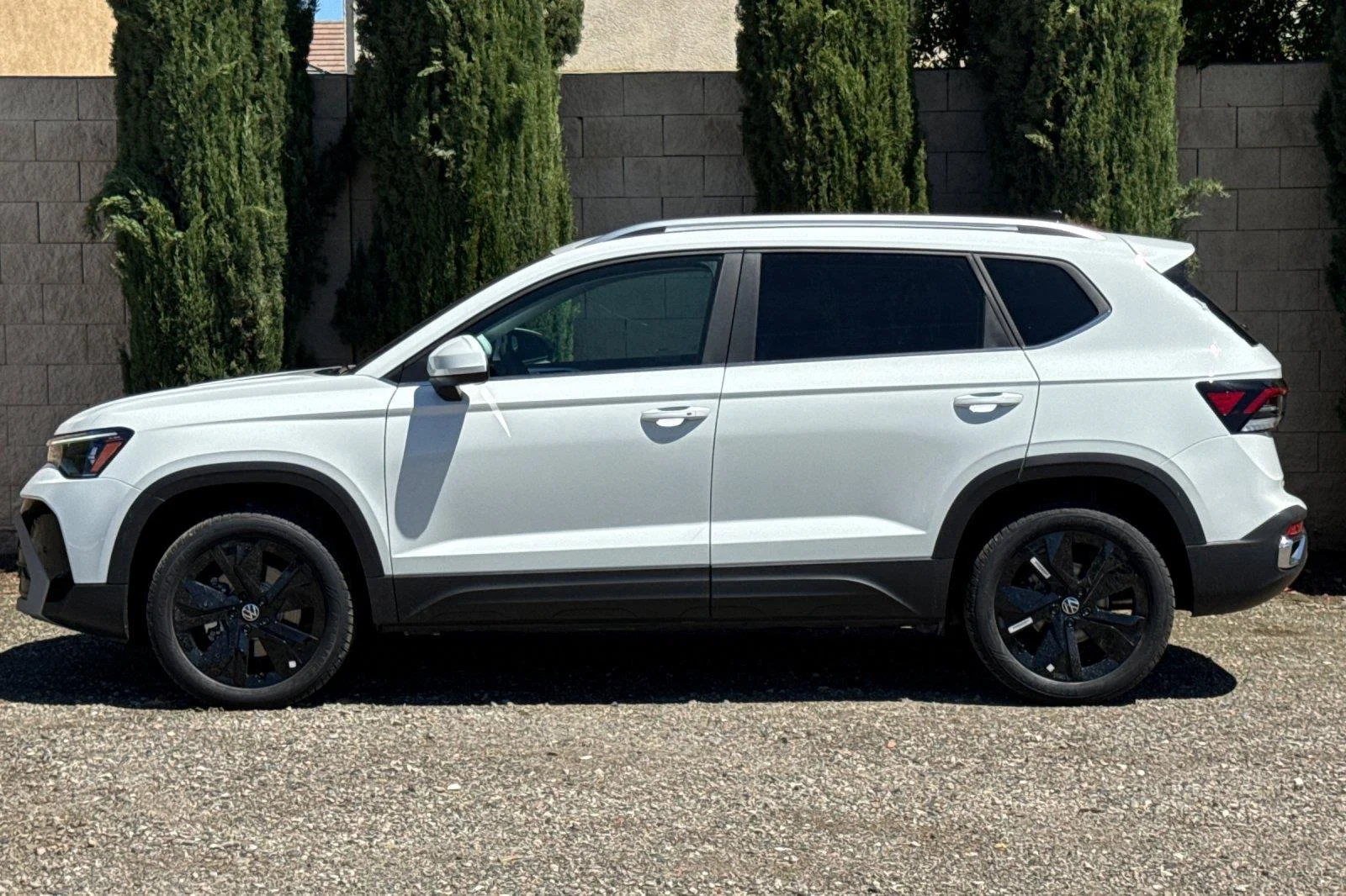New 2026 Pure White Volkswagen SE image 7