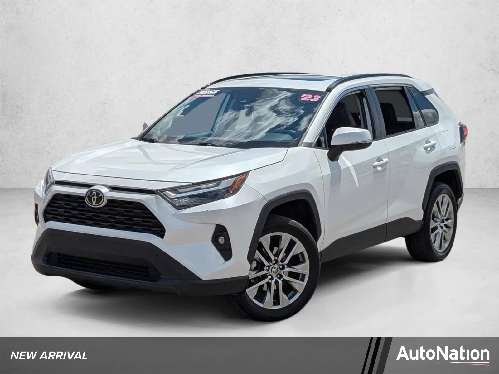 Used 2023 White Toyota XLE Premium image 1