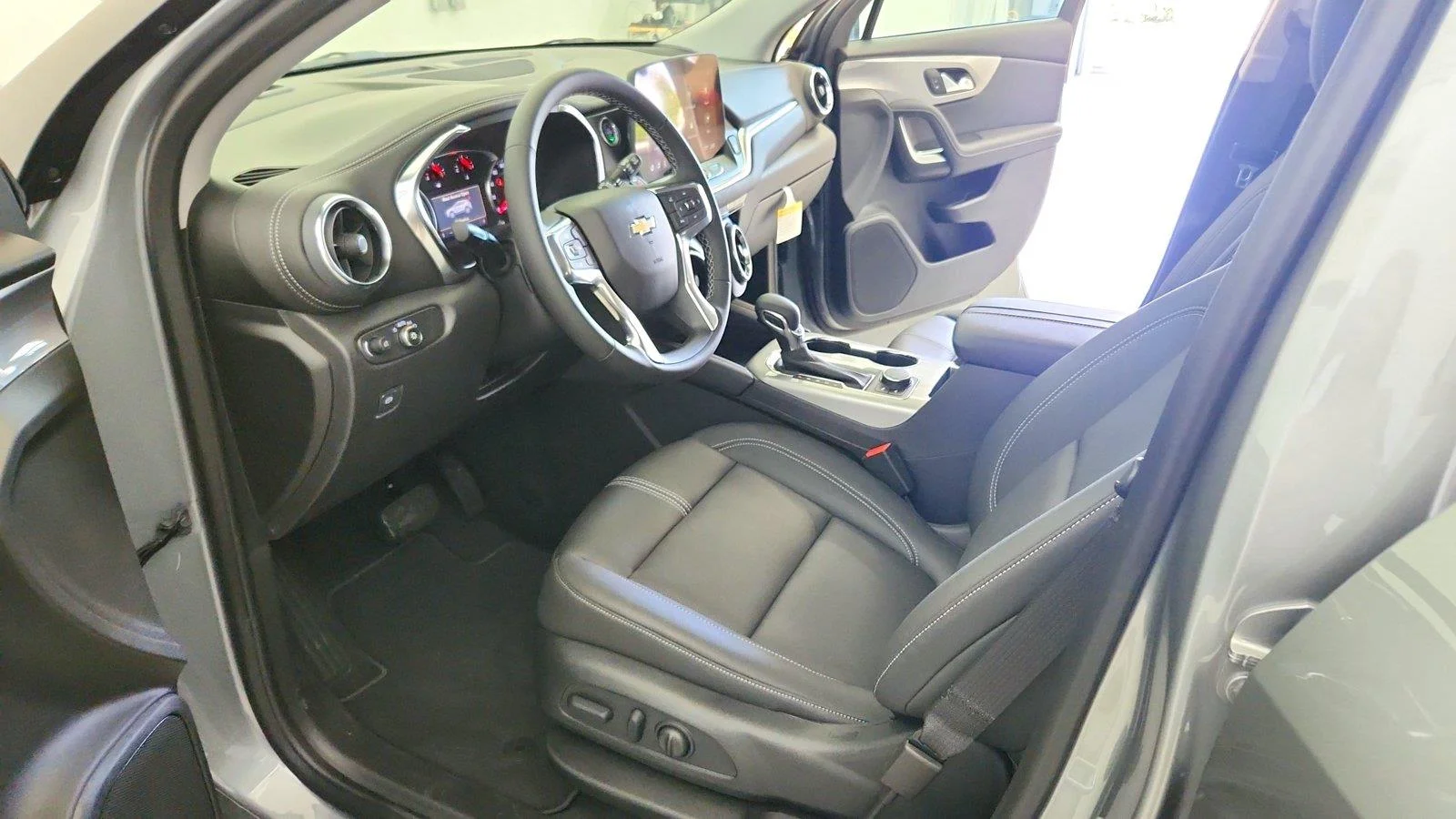 New 2026 Sterling Gray Metallic Chevrolet 3LT image 15