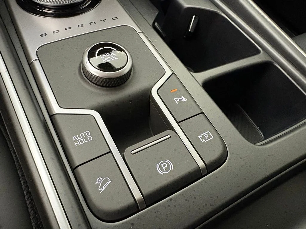 New 2026 Snow White Pearl Kia EX image 35