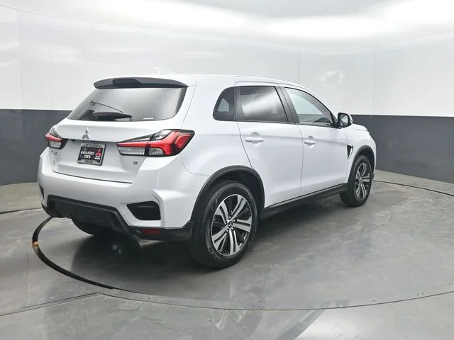New 2026 White Mitsubishi 2.0 SE image 32