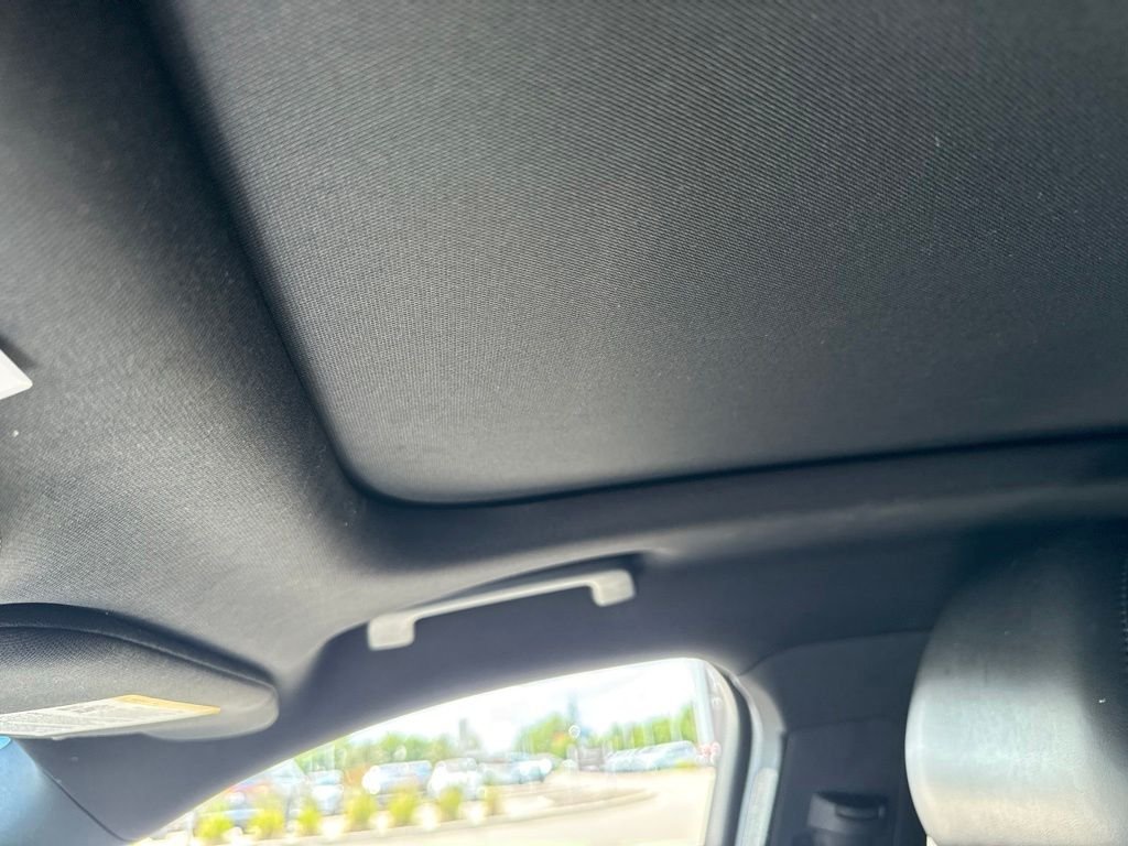 Used 2018 Black Lincoln Reserve image 13