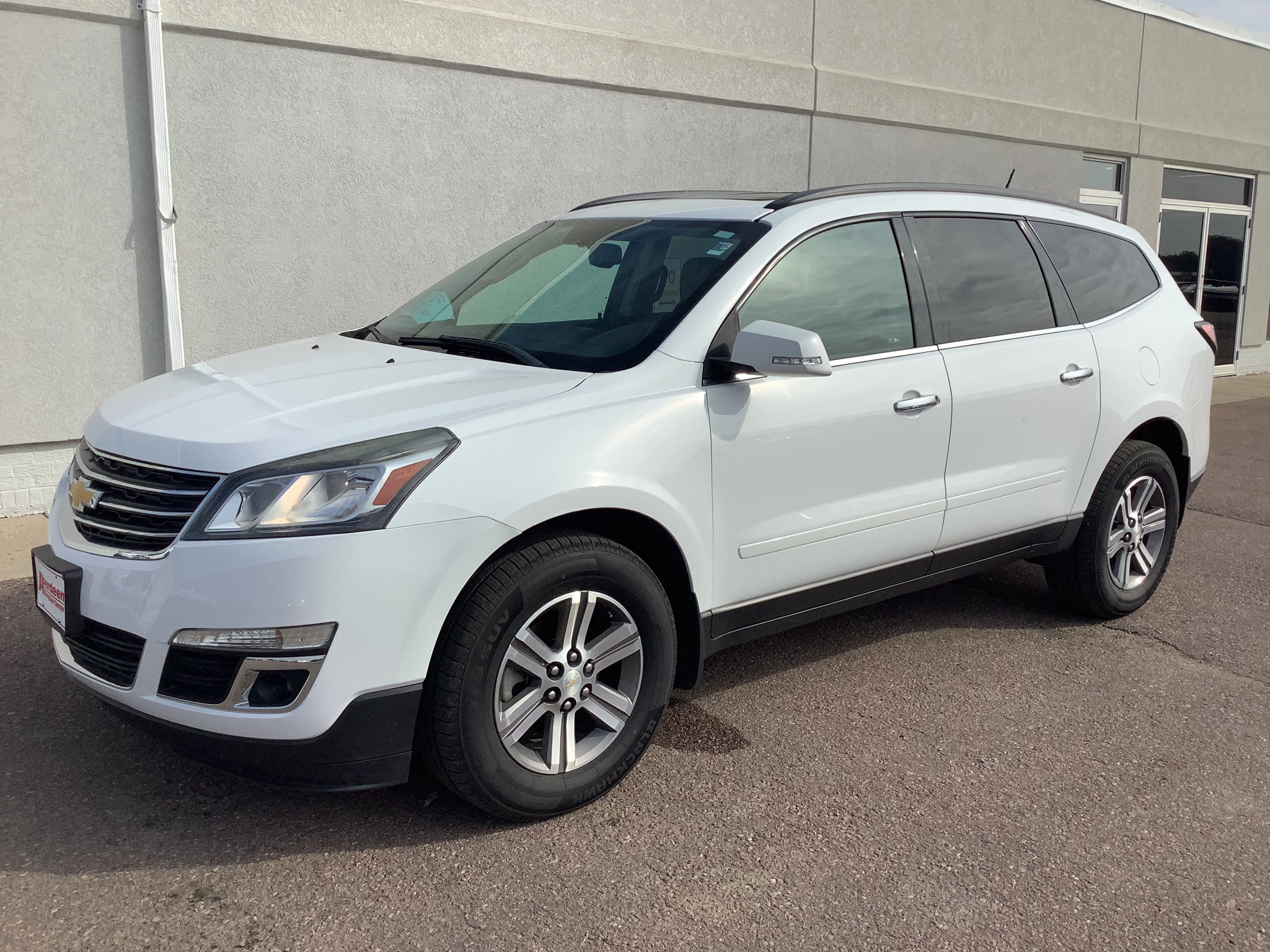 Used 2016 Chevrolet Traverse 2LT with VIN 1GNKVHKD9GJ292039 for sale in Redfield, SD