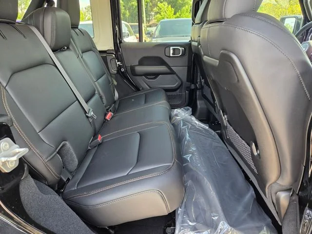 New 2026 Black Clear-Coat Exterior Paint Jeep Sahara image 14
